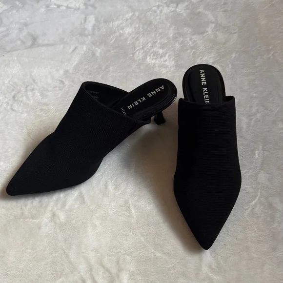NWOT Anne Klein Black Textured Mules - Picture 2 of 6
